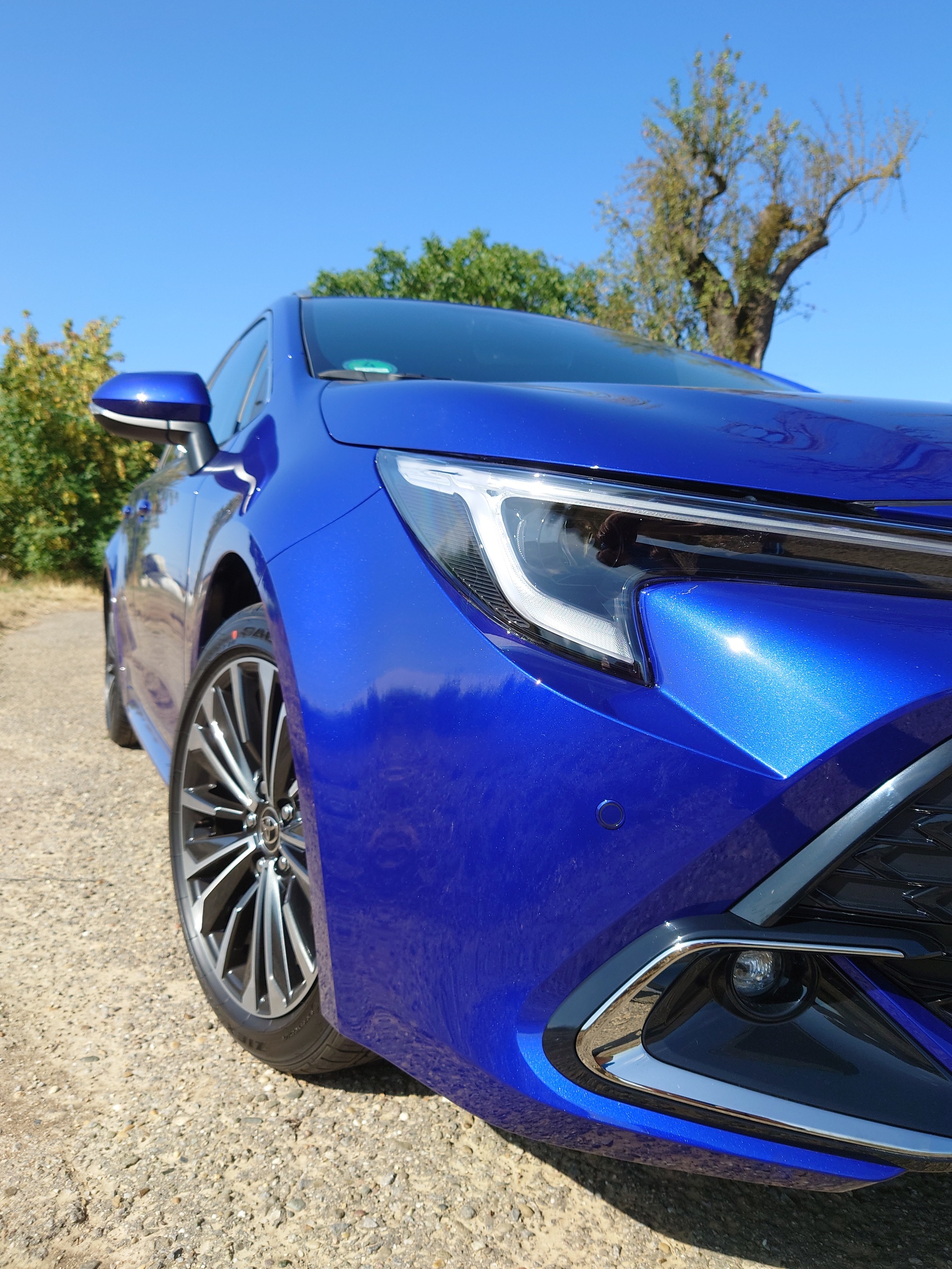 Corolla TS 2023 in Juniper Blue